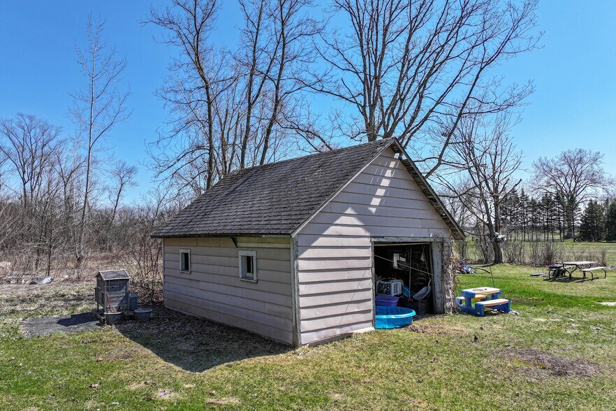 More Photos Of 12181 Dixie Hwy, Birch Run Specialty For Sale