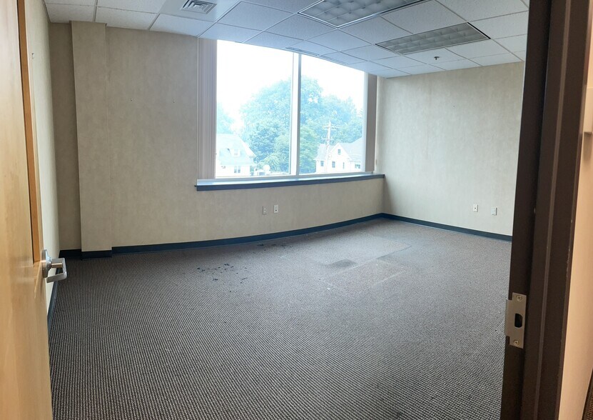 More Photos Of 146 Montgomery Ave, Bala Cynwyd Medical For Lease