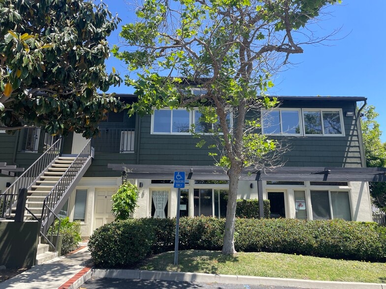 Primary Photo Of 2482 Newport Blvd, Costa Mesa Loft Creative Space For Lease