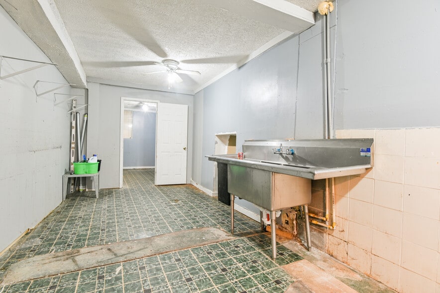 More Photos Of 2766 White Oak Dr, Decatur Religious Facility For Sale