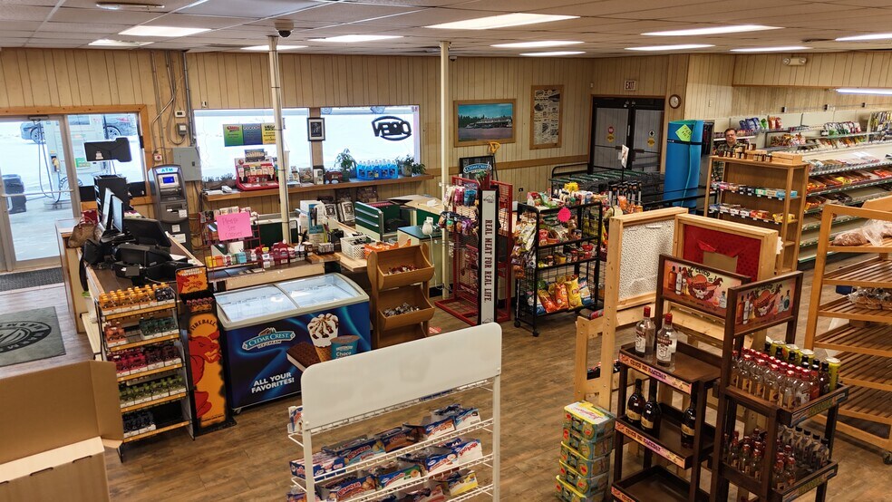 More Photos Of 5198 S US Highway 51, Manitowish Waters Service Station For Sale