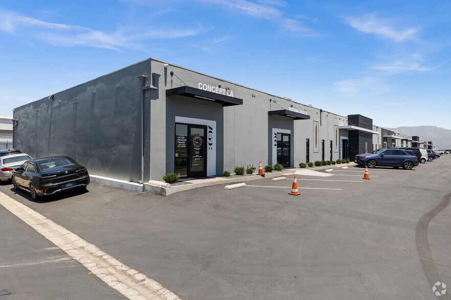 More Photos Of 7059-7077 1/2 Vineland Ave, North Hollywood Unknown For Lease