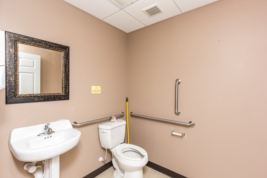 More Photos Of 133 E Main St, Youngsville General Retail For Lease