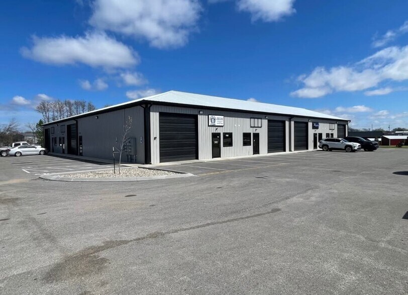 Primary Photo Of 2575 Louisville Rd, Bowling Green Light Distribution For Lease