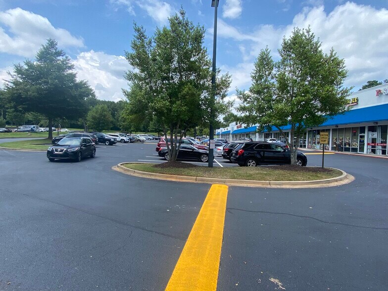 More Photos Of 697 Davis Rd, Stockbridge Unknown For Sale