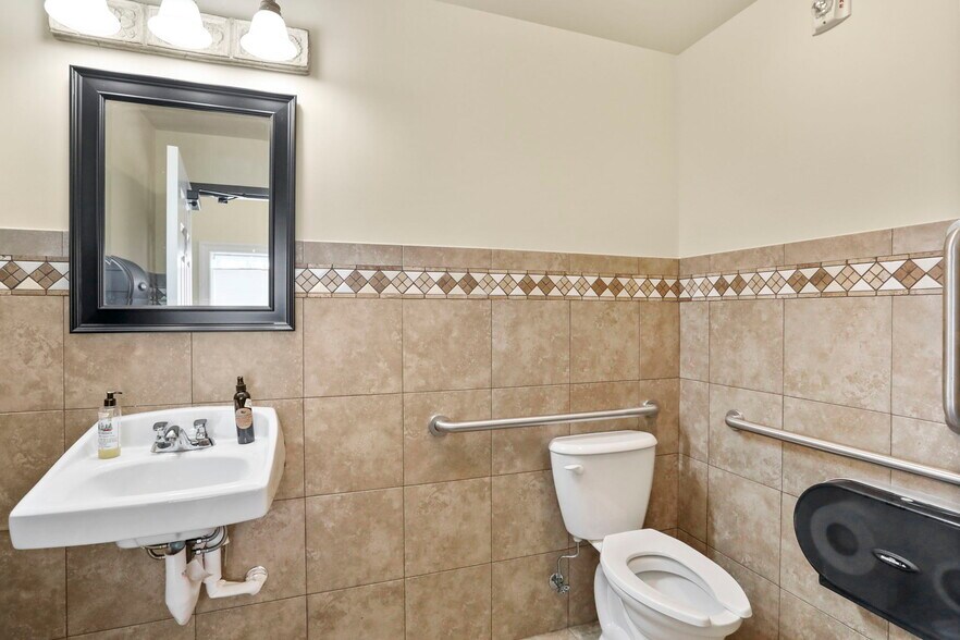 More Photos Of 14111-14113 Pennsylvania Ave, Hagerstown Freestanding For Sale