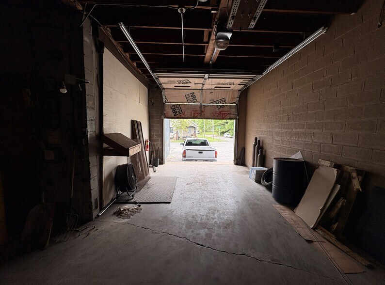 More Photos Of 1808 S Anthony Blvd, Fort Wayne Unknown For Lease