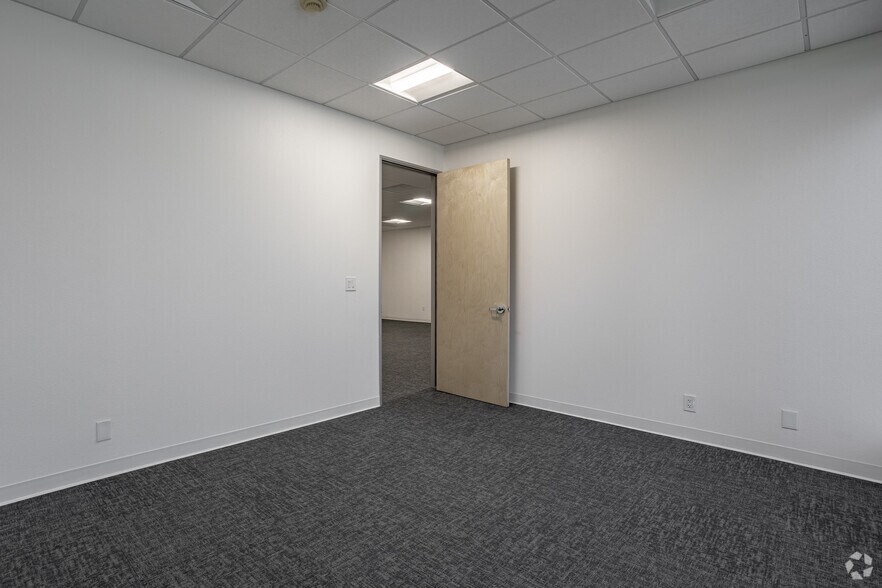 More Photos Of 2930 Inland Empire Blvd, Ontario Unknown For Lease