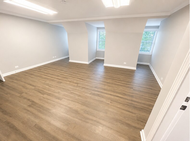 More Photos Of 1624 W Colonial Pky, Palatine Office For Lease
