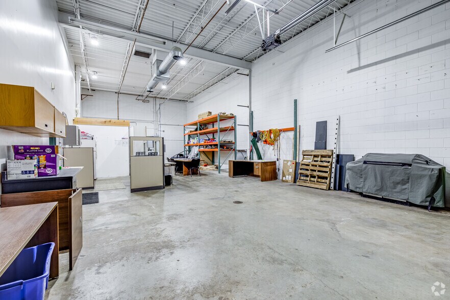 More Photos Of 3276 Fanum Rd, Vadnais Heights Service For Lease