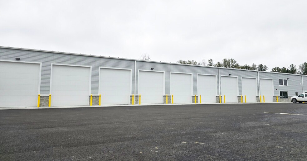 More Photos Of 4180 Congress Pky, Richfield Industrial For Lease