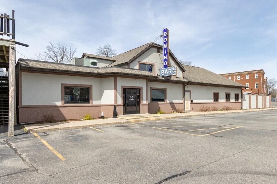 More Photos Of 740 Washington St, Wausau Bar For Sale