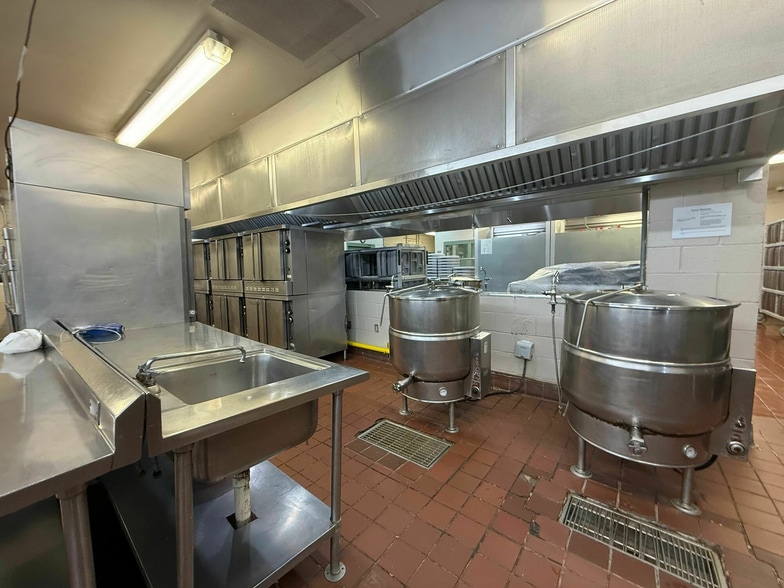 More Photos Of 406 N Avenue D, San Luis Correctional Facility For Sale