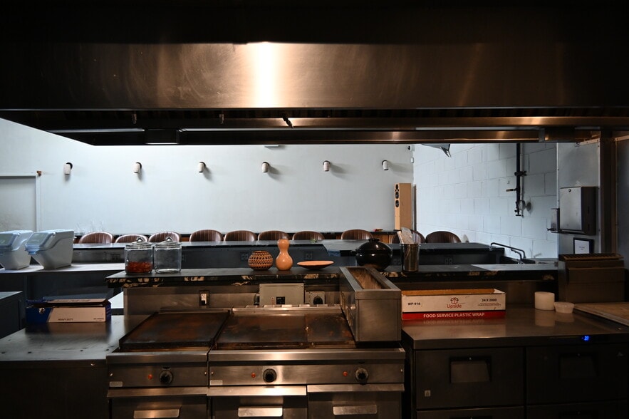 More Photos Of 272-280 Seigel St, Brooklyn Restaurant For Lease