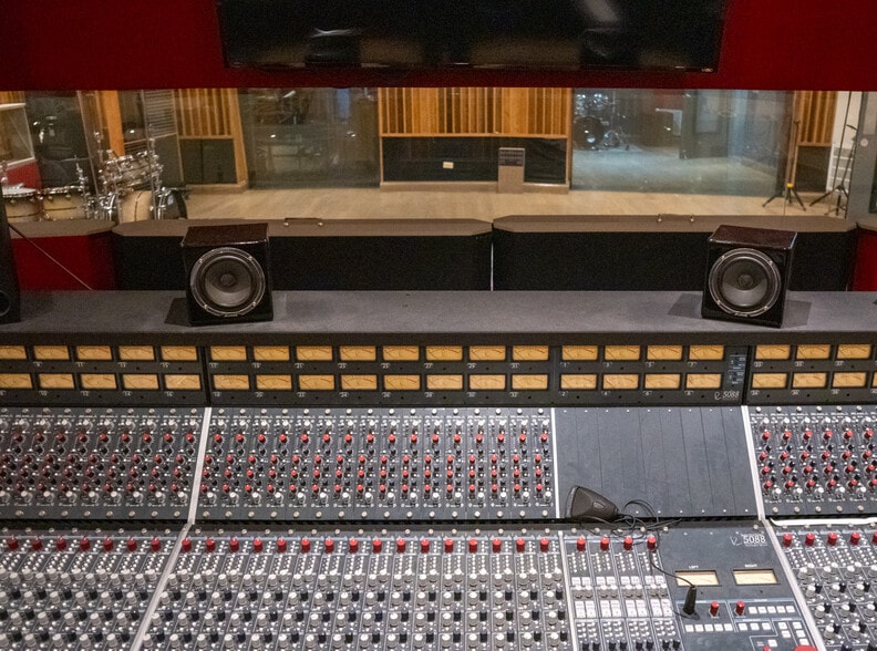 More Photos Of 3416 W North Ave, Stone Park Freestanding For Sale