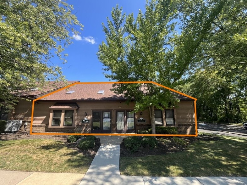 More Photos Of 1609 Woodbourne Rd, Levittown Office For Sale