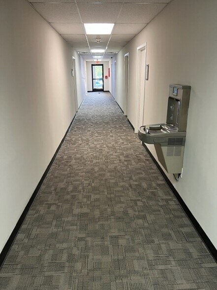 More Photos Of 640 Spence Ln, Nashville Office For Lease