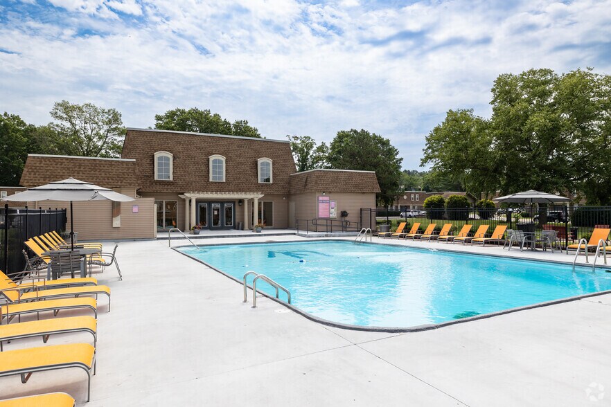 More Photos Of 800 E Grand Ave, Carbondale Apartments For Sale