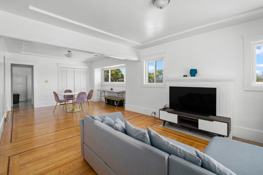 More Photos Of 2901-2903 Sacramento St, Berkeley Storefront Retail Residential For Sale