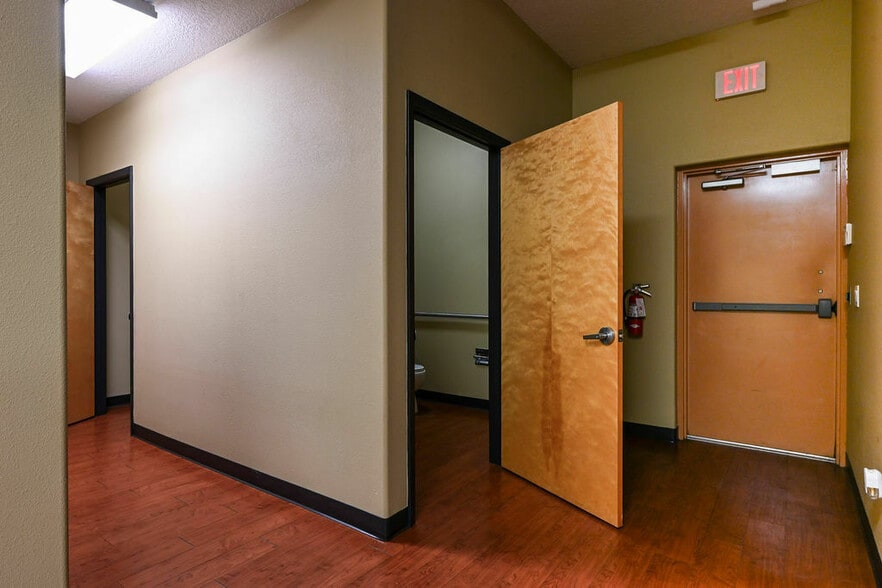 More Photos Of 7177-7201 S George Blvd, Sebring Medical For Lease