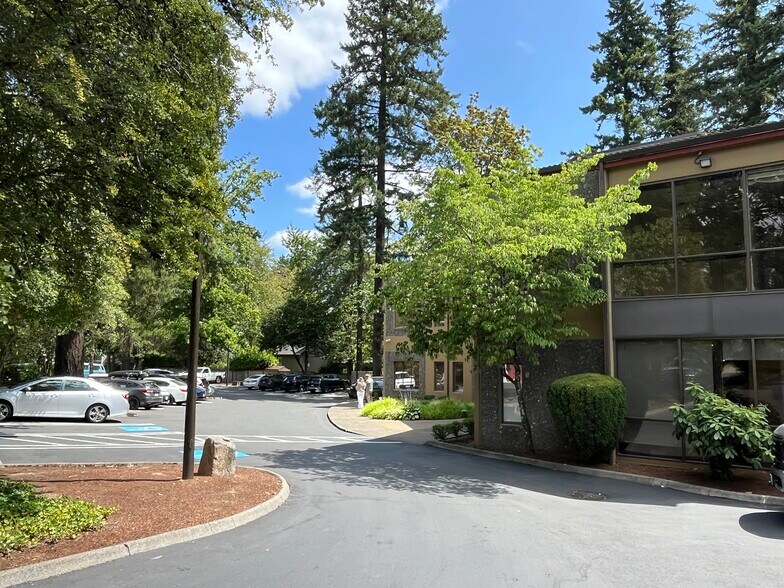 More Photos Of 15962 SW Boones Ferry Rd, Lake Oswego Medical For Lease