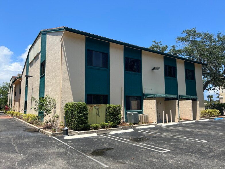 More Photos Of 2700 Pga Blvd, Palm Beach Gardens Medical For Sale