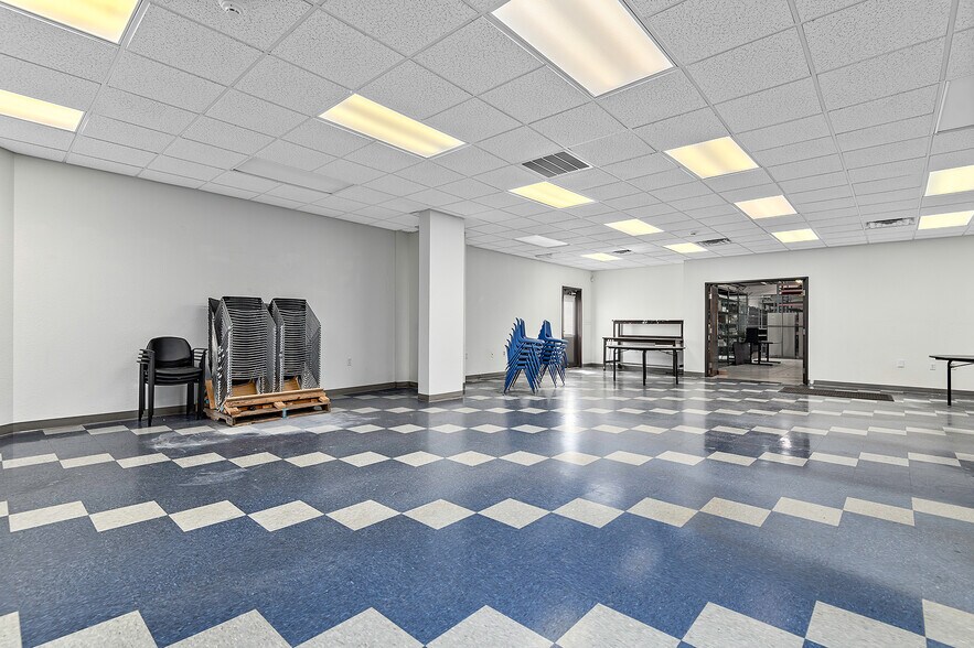 More Photos Of 2 Trident Dr, Arden Light Distribution For Lease