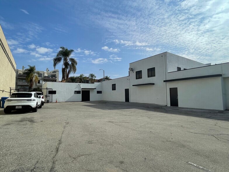 More Photos Of 1345-1347 Redondo Ave, Long Beach Storefront Retail Office For Lease