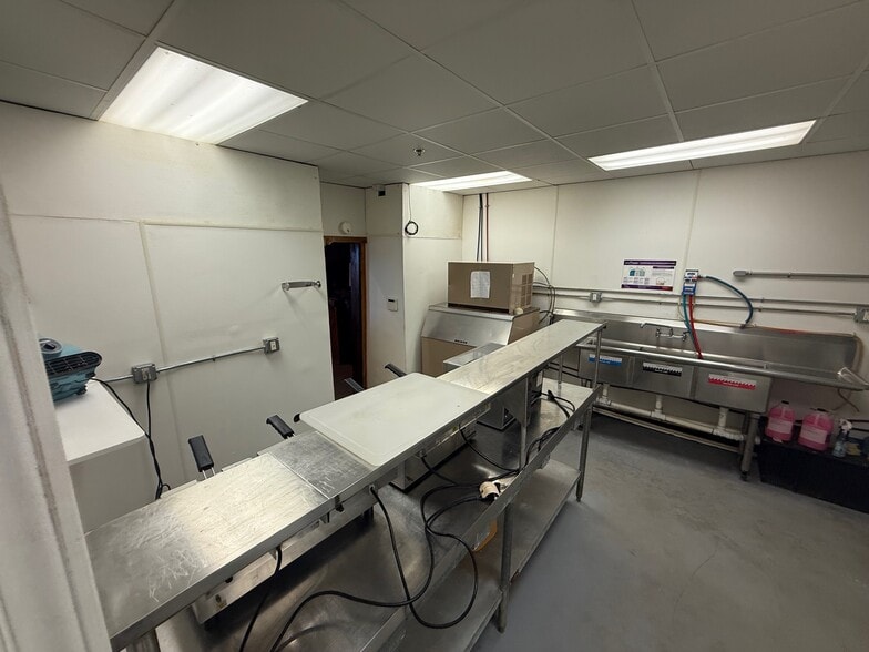 More Photos Of 11186 AL Highway 51, Opelika Storefront For Sale