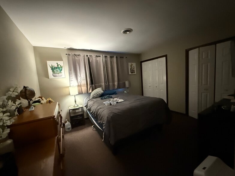 More Photos Of 230 Troy Ln, Lombard Multifamily For Sale