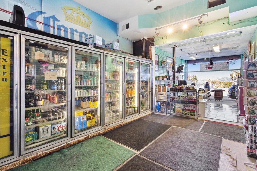 More Photos Of 757 Beach St, San Francisco Storefront Retail Office For Sale