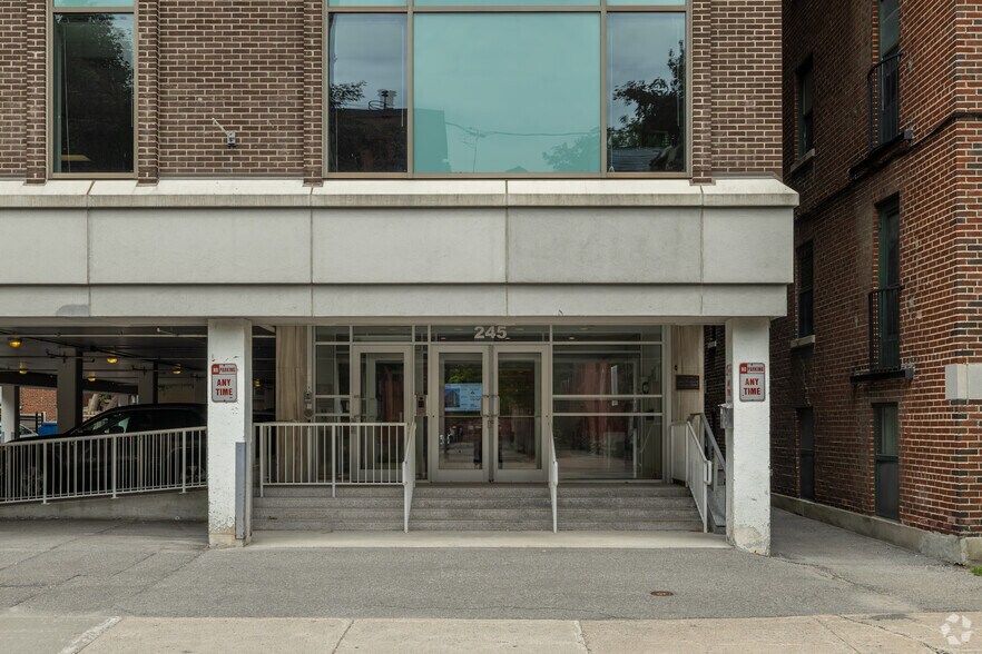 More Photos Of 245 Cooper St, Ottawa Office For Lease