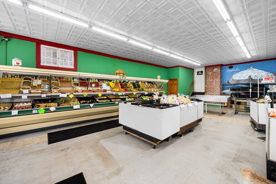 More Photos Of 250 Grant St, Buffalo Storefront For Sale