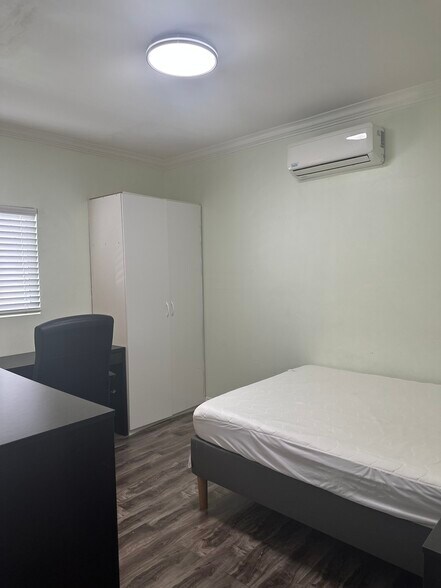 More Photos Of 1161 W 37th Dr, Los Angeles Apartments For Sale