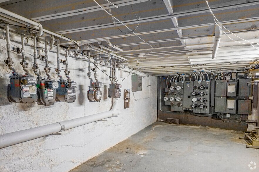 More Photos Of 5340-5346 Merrick Rd, Massapequa Storefront Retail Residential For Sale