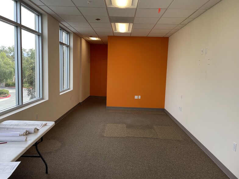 More Photos Of 1555-1585 Laurel Bay Ln, San Diego Manufacturing For Sale