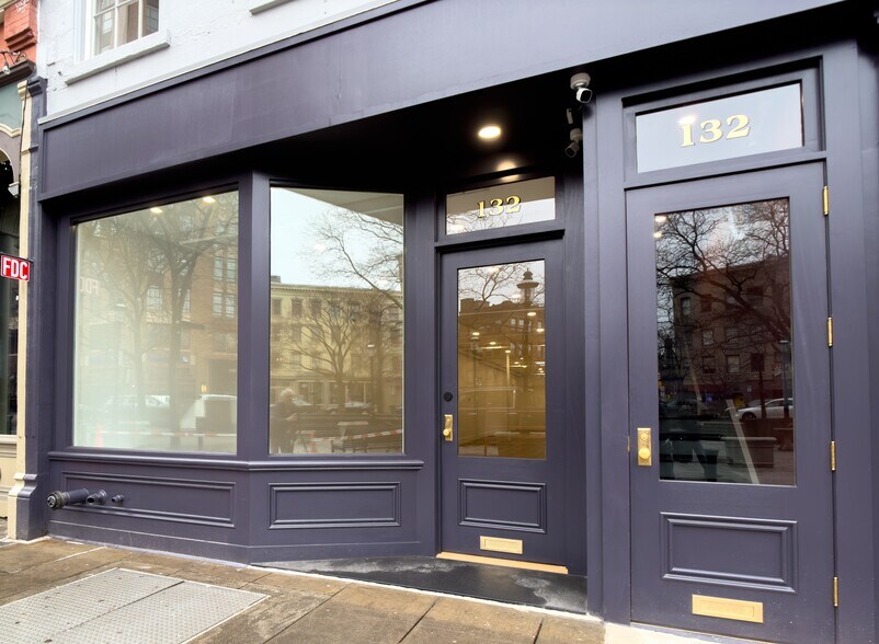 Primary Photo Of 132 E Genesee St, Syracuse Apartments For Lease