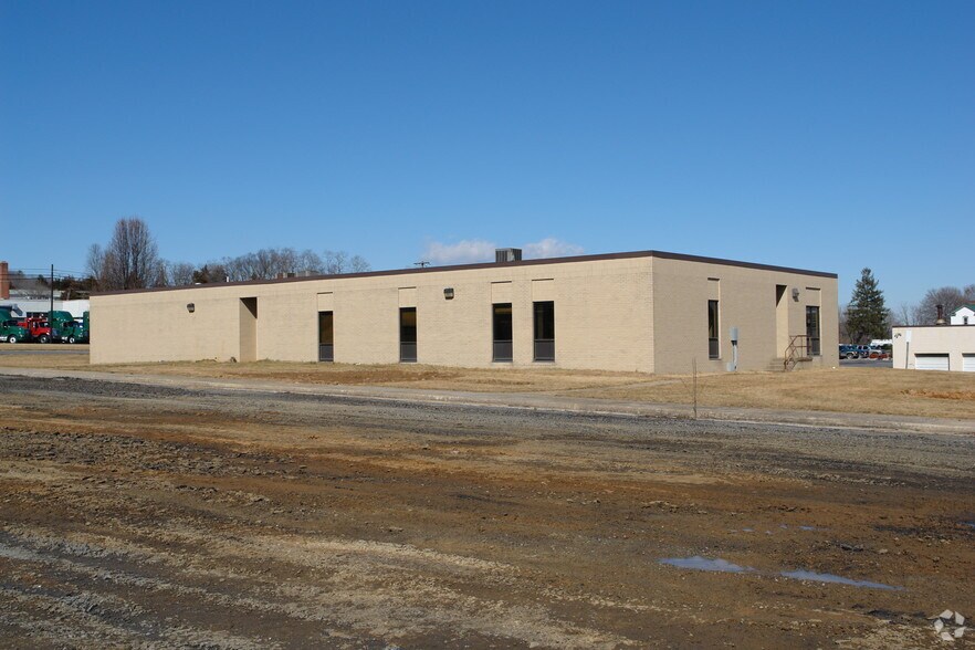 More Photos Of 3156 N Valley Pike, Harrisonburg Office For Lease