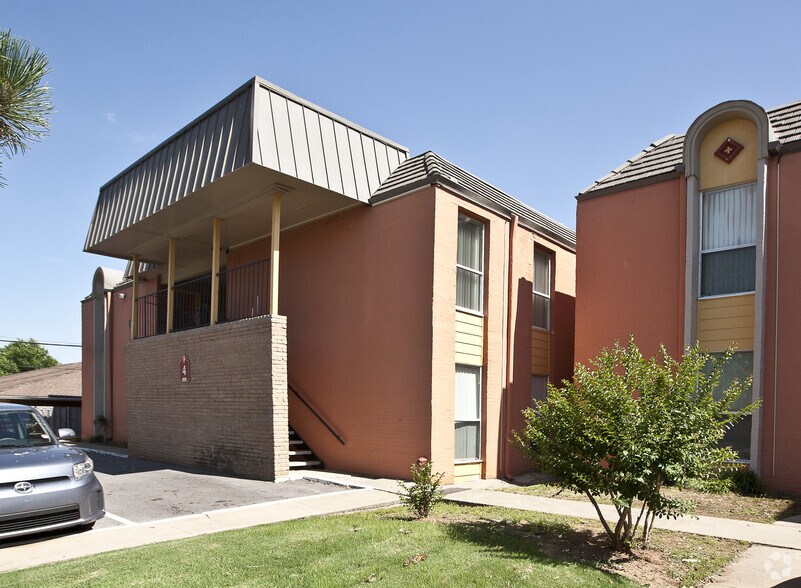 More Photos Of 5405 N Lincoln Blvd, Oklahoma City Hotel For Sale