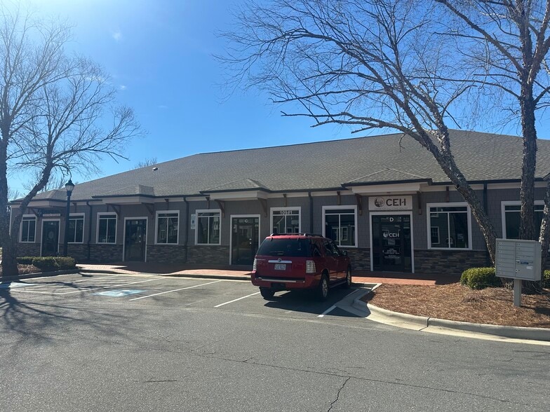 More Photos Of 10911 Black Dog Ln, Charlotte Medical For Lease