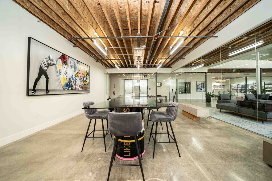 More Photos Of 2001 Saturn St, Monterey Park Light Distribution For Sale