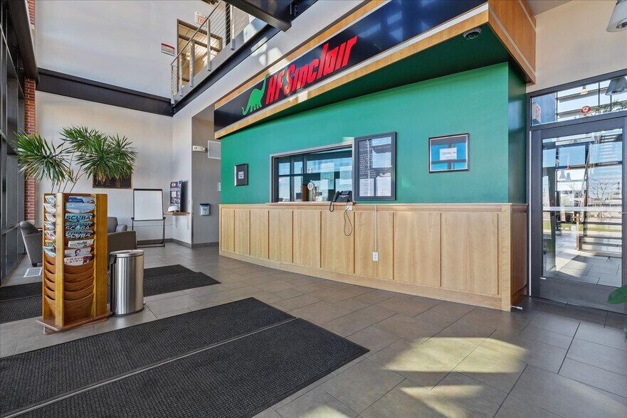 More Photos Of 300 Morrie Ave, Cheyenne Office For Sale