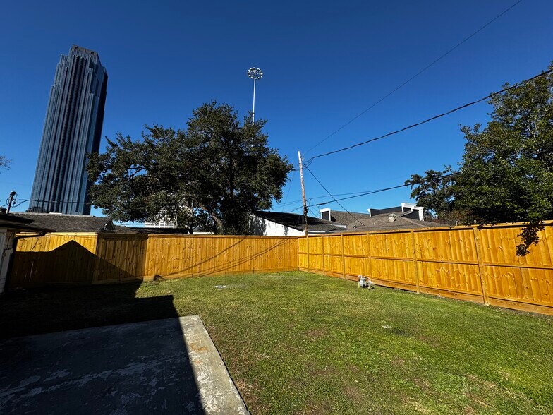 More Photos Of 4738 W. Alabama, Houston Loft Creative Space For Lease