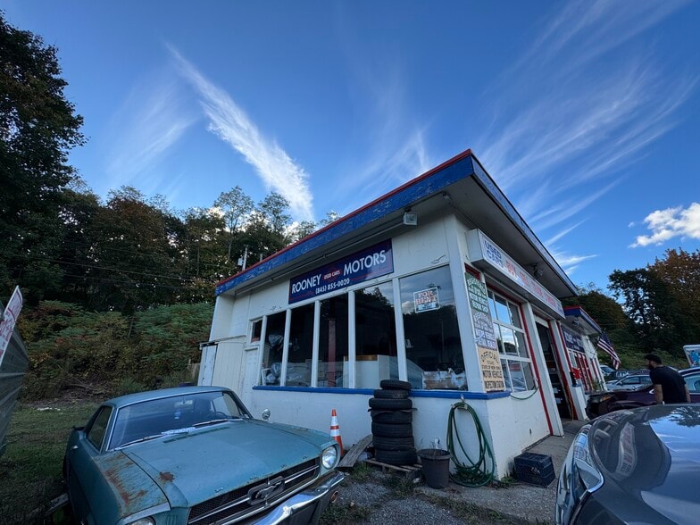 More Photos Of 315 Route 22, Pawling Showroom For Sale