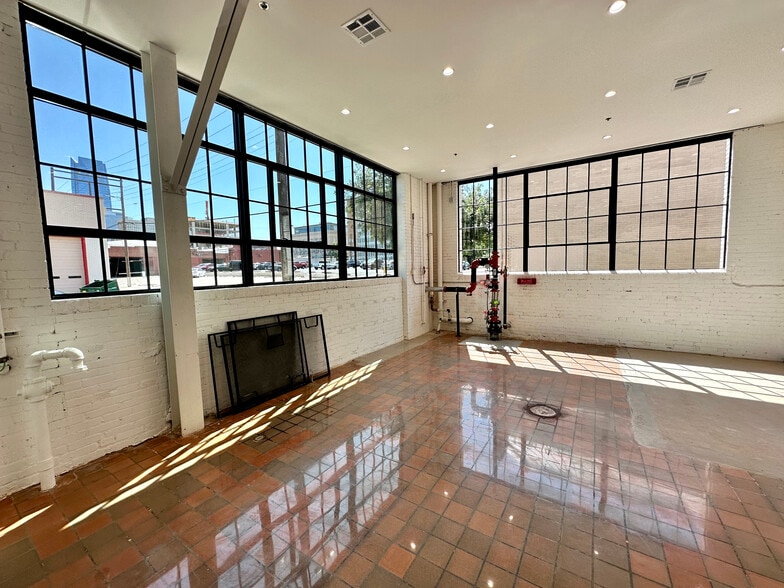 More Photos Of 801 N Broadway Ave, Oklahoma City Storefront Retail Office For Lease