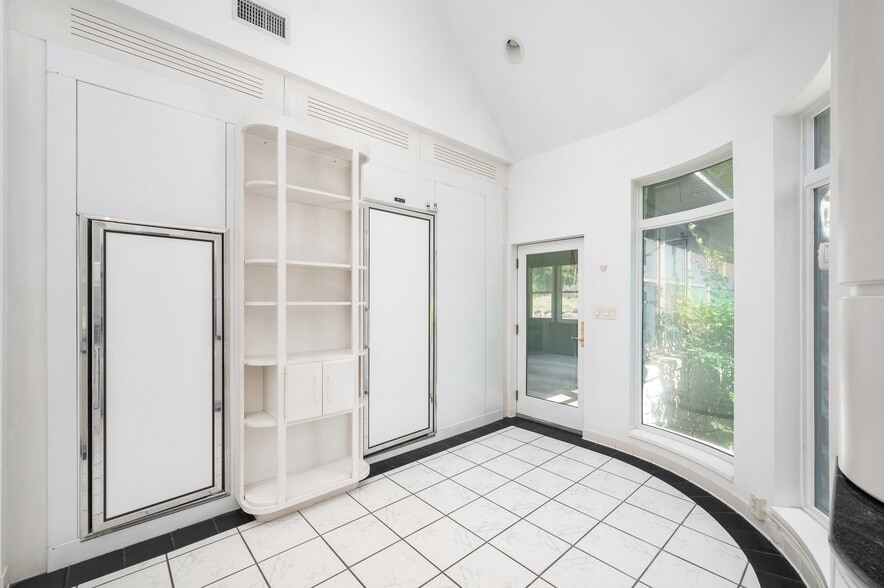 More Photos Of 1700 Forker Blvd, Hermitage Specialty For Sale