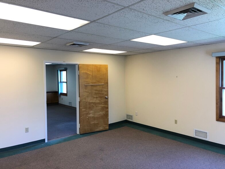 More Photos Of 146 New Britain Ave, Plainville Medical For Lease