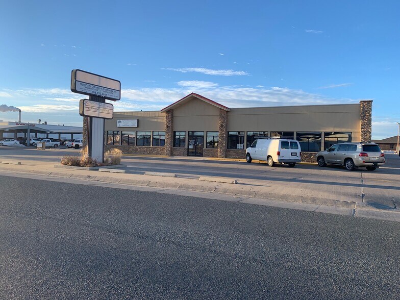 More Photos Of 1930 E 20th Pl, Scottsbluff Medical For Lease