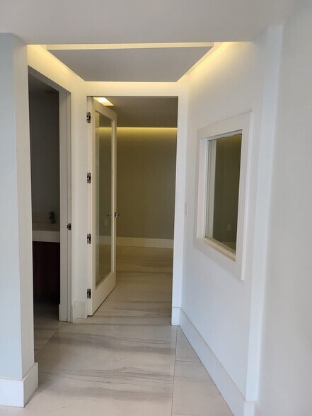 More Photos Of 8238-8270 NW South River Dr, Miami Industrial For Lease