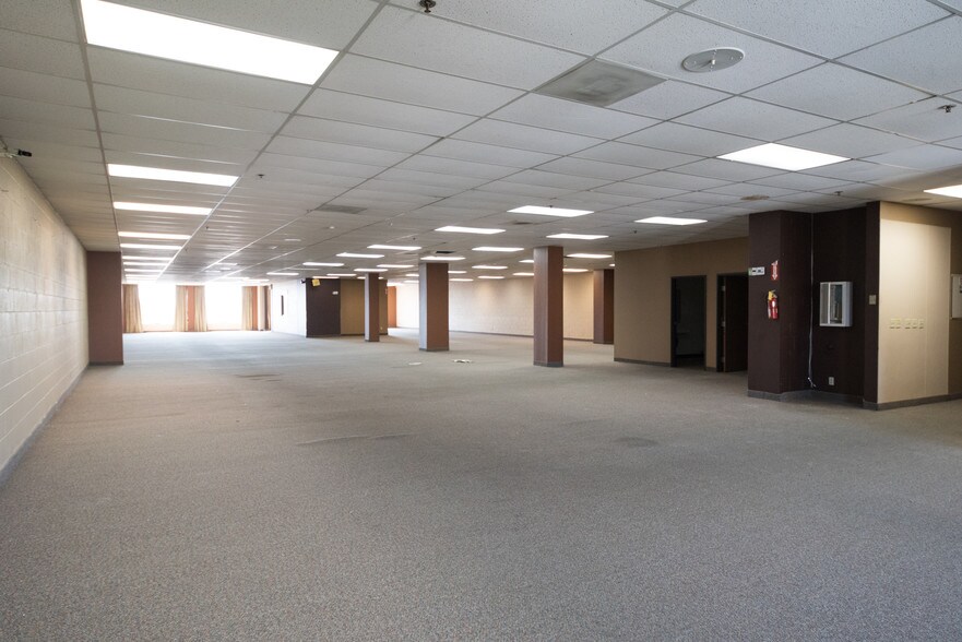 More Photos Of 7000 Pacific Blvd, Huntington Park Office For Sale